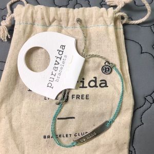 COPY - Pura Vida “Be Kind” bracelet.